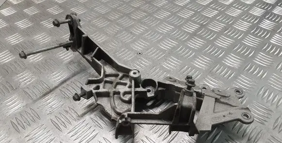 Land Rover Evoque I Engine mounting bracket G4D39L456DC