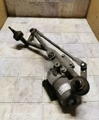 Ford Fiesta Front wiper linkage and motor 404745 2S6T17B571