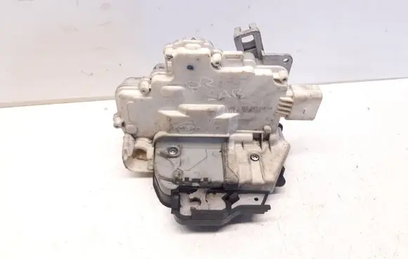 Audi A4 S4 B7 8E 8H Front door lock 8E2837016AA