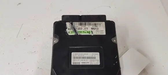 Mercedes-Benz C W203 Engine control unit/module A2711532291 A0014466902 5WK90538