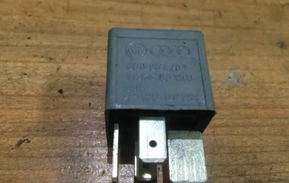 Audi A4 S4 B5 8D Other relay 8d0951253