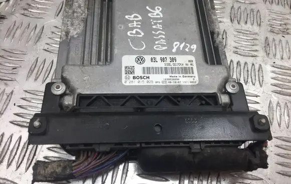 Volkswagen PASSAT B6 Engine control unit/module 03L907309 8129