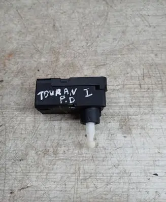 Headlight level adjustment motor