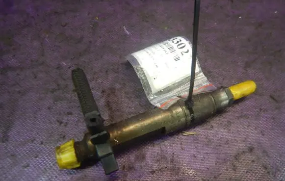Renault Scenic I Fuel injector 8200047509