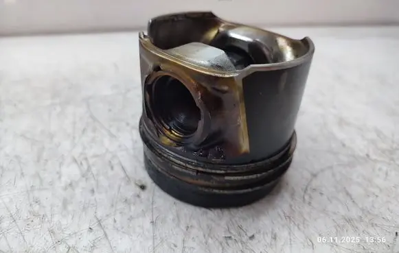 Mercedes-Benz E W212 Piston 