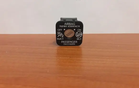 Lexus CT 200H Passenger airbag on/off switch 2091B63 2772