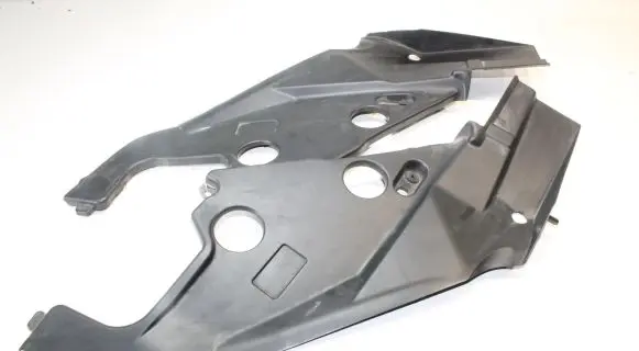 Mercedes-Benz SLK R172 Fuel tank cap trim A1728260024