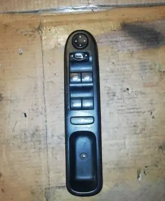 Peugeot 407 Electric window control switch 53269700 53269704