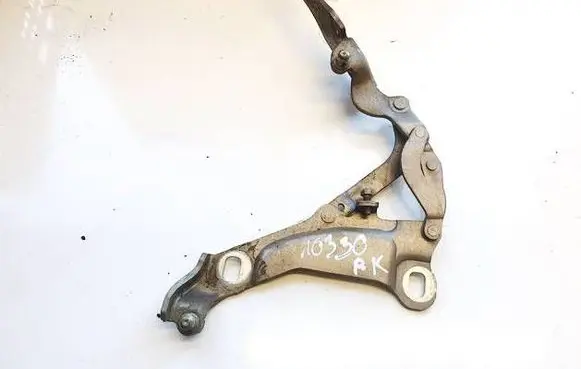 Engine bonnet/hood hinges