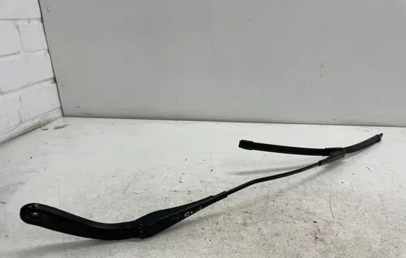 BMW 3 F30 F35 F31 Front wiper blade arm 7260474