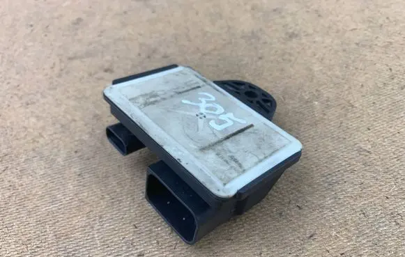 BMW X3 F25 Glow plug pre-heat relay 8519472 12218519472 12217822100