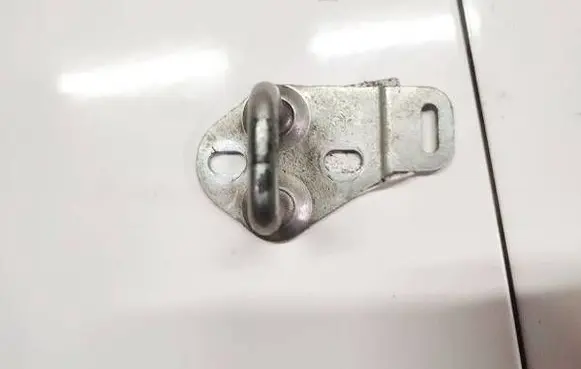 Mercedes-Benz C W203 Front door lock loop/hook striker 