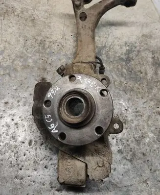 Audi A6 S6 C5 4B Front wheel hub