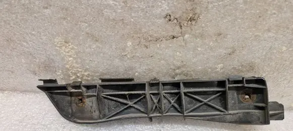 Front bumper mounting bracket