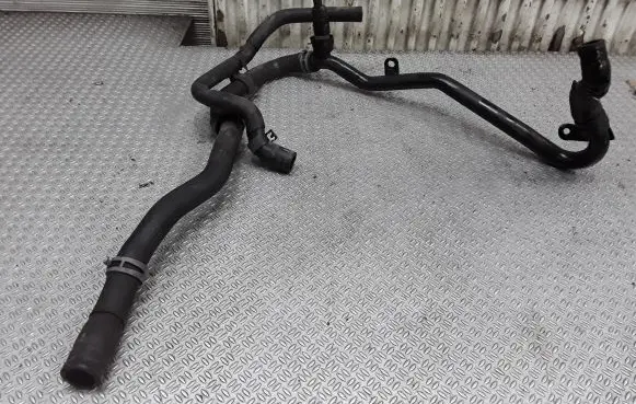 Volkswagen Golf VI Engine coolant pipe/hose