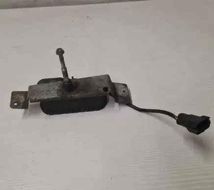 Volvo XC70 Headlight wiper motor 8620960