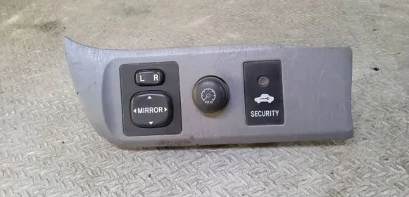 Toyota RAV 4 (XA20) Wing mirror switch 183574