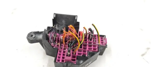 Volkswagen Jetta V Fuse module 1K1941824