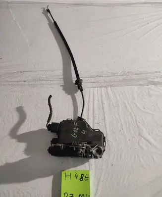 Volkswagen Golf IV Front door lock 284729