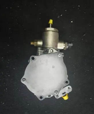Audi A5 8T 8F Mechanical fuel pump 06j127025e