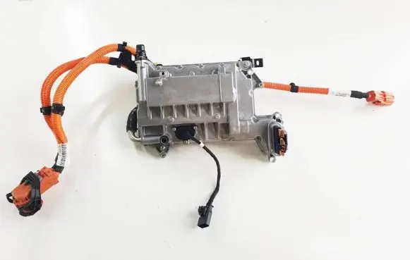 Voltage converter inverter
