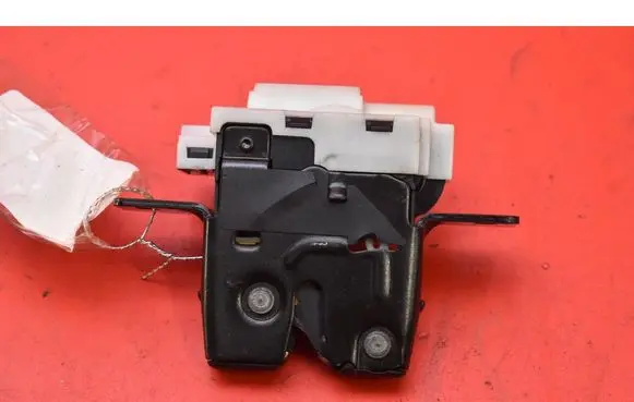 Renault Clio III Tailgate/trunk/boot lock/catch/latch 8200076240E