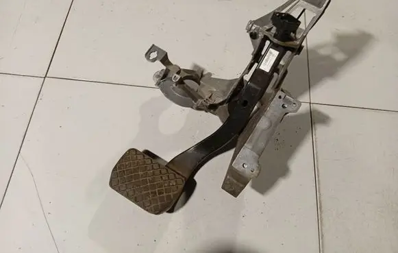 Audi A6 S6 C6 4F Brake pedal 4F1723117B