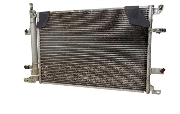 Volvo V70 Coolant radiator 940105