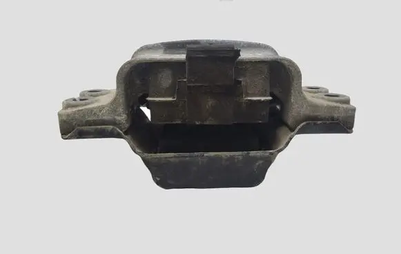 Volkswagen Caddy Engine mount bracket 1K0199555