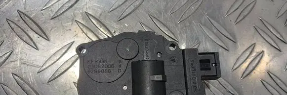 Mercedes-Benz R W251 Air flap motor/actuator 929888G