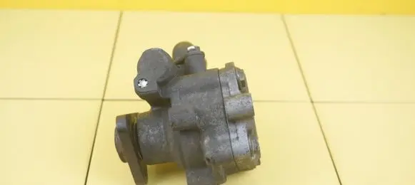 Volkswagen Touareg I Power steering pump BMV