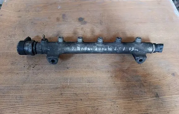 Hyundai Sonata Fuel main line pipe 0281002507 0445214085