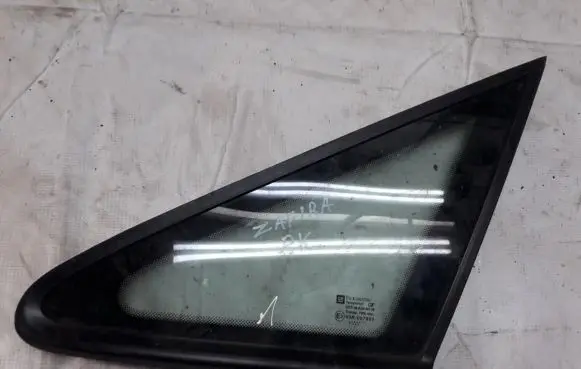 Opel Zafira A Front triangle window/glass 
