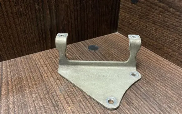 Mercedes-Benz Vito Viano W639 Engine mount bracket 6461420040