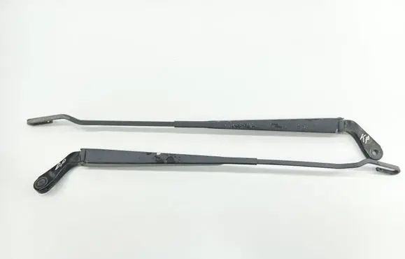 Chrysler Voyager Front wiper blade arm 4717364 4717365