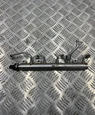 BMW M5 F90 Fuel main line pipe 7852402 8631820