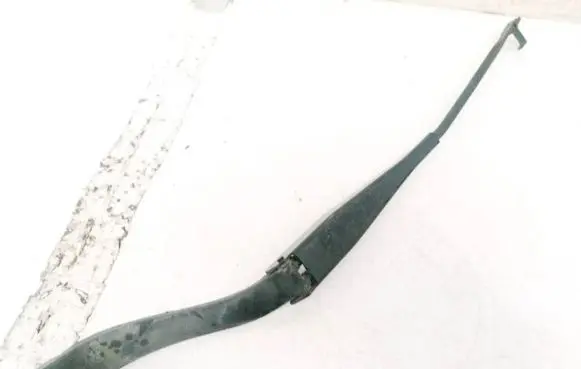 Mercedes-Benz C AMG W204 Front wiper blade arm A2048200144
