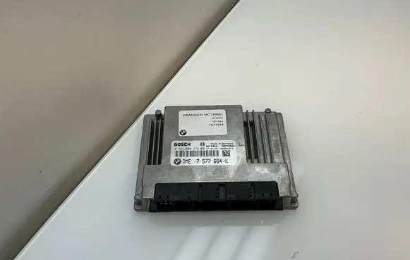 BMW 5 E60 E61 Engine control unit/module 7577664 0261209276 1039S21813