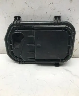 Audi A6 S6 C6 4F Headlight/headlamp dust cover 16016400