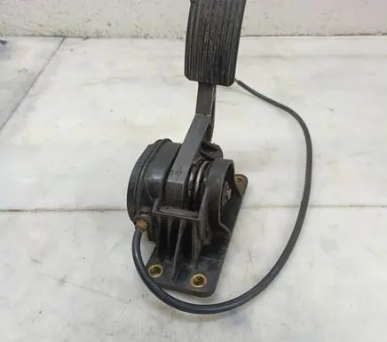 Mercedes-Benz Vario Accelerator throttle pedal A0002900201