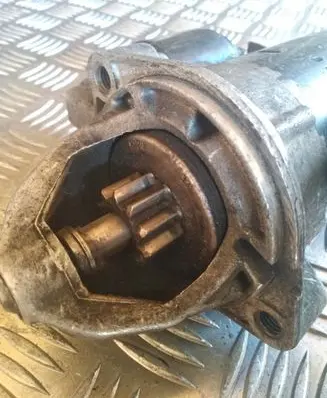 Mercedes-Benz E W210 Starter motor 1005821753