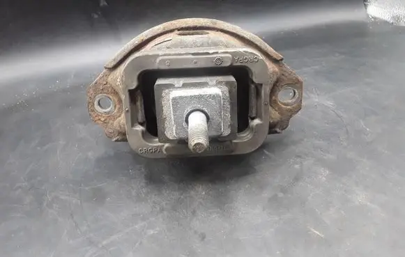 Land Rover Range Rover Sport L320 Engine mount bracket KKB500441G3618