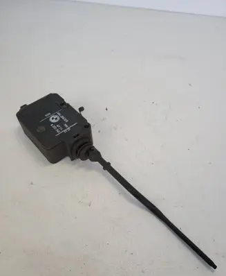 BMW X3 E83 Fuel tank cap lock motor 67118372240
