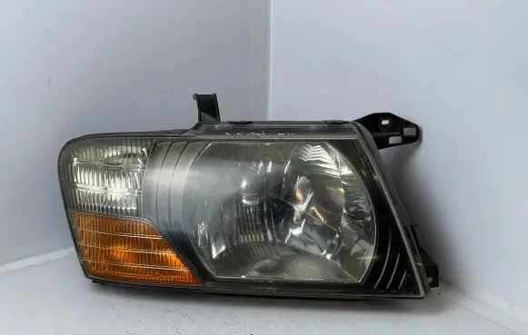 Mitsubishi Pajero Headlight/headlamp 10087420