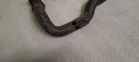 Volkswagen PASSAT B5.5 Engine coolant pipe/hose 8D0121101