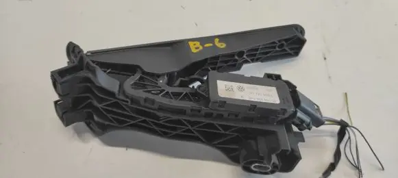 Volkswagen PASSAT B6 Accelerator throttle pedal 1K1721503L 6PV00860000
