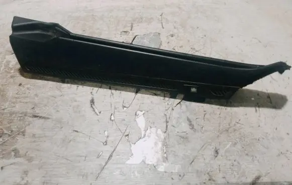 Mercedes-Benz C W203 Parcel shelf load cover mount bracket 2038601169