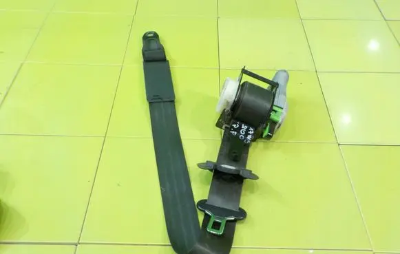 Hyundai ix20 Front seatbelt PRZOD BEZPIECZENSTWA