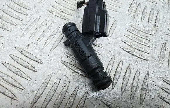 Peugeot 208 I Fuel injector 0280157127 9676017480