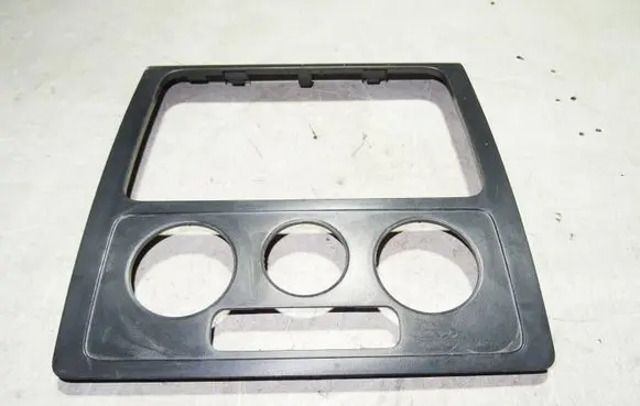 Volkswagen Caddy Radio/GPS head unit trim 2K0858061A